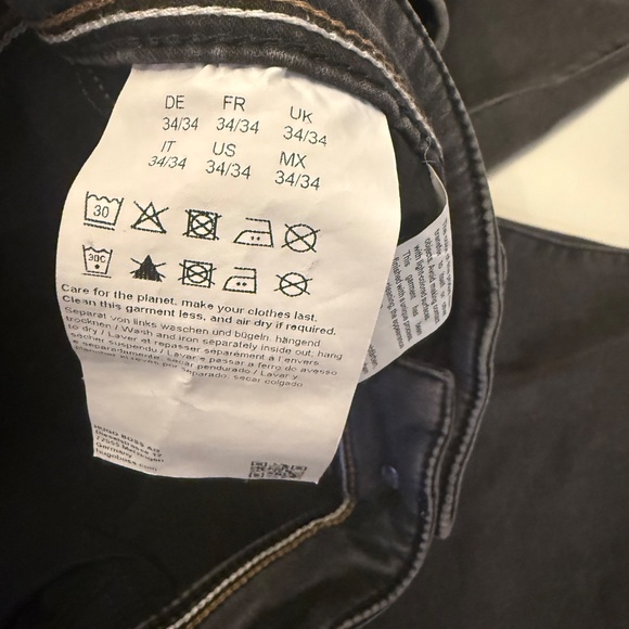 BOSS - Picture 4 of 4